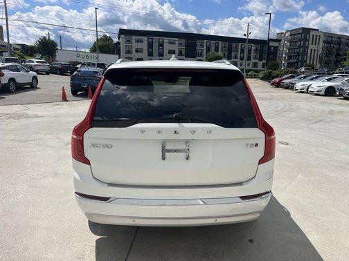 2022 Volvo XC90 T6 Inscription