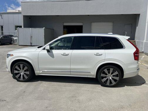 2022 Volvo XC90 T6 Inscription