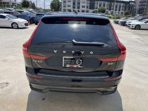 2025 Volvo XC60 B5 Plus