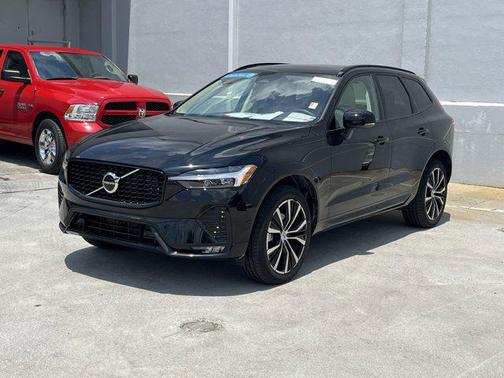 2025 Volvo XC60 B5 Plus