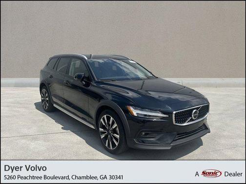 2023 Volvo V60 Cross Country B5 Ultimate