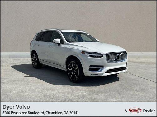 2023 Volvo XC90 B5 Plus
