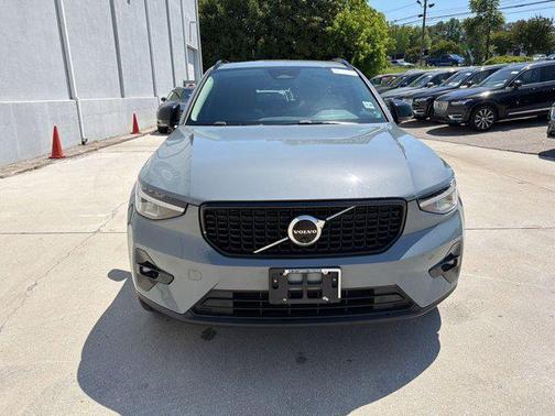 Thunder Grey Metallic 2023 Volvo XC40 B5 Plus Dark Theme