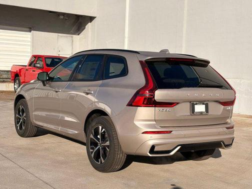 2026 Volvo XC60 B5 Core
