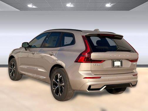 2026 Volvo XC60 B5 Core