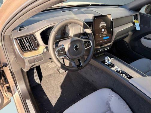 2026 Volvo XC60 B5 Core
