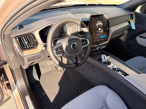 2026 Volvo XC60 B5 Core