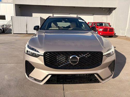 2026 Volvo XC60 B5 Core