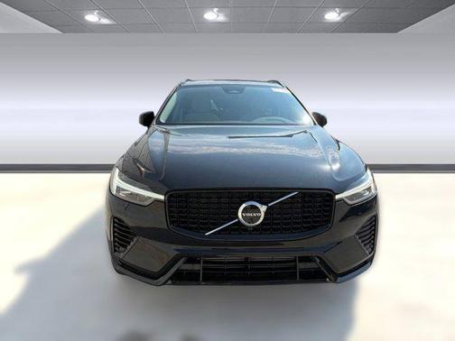 2025 Volvo XC60 Plug-In Hybrid T8 Plus