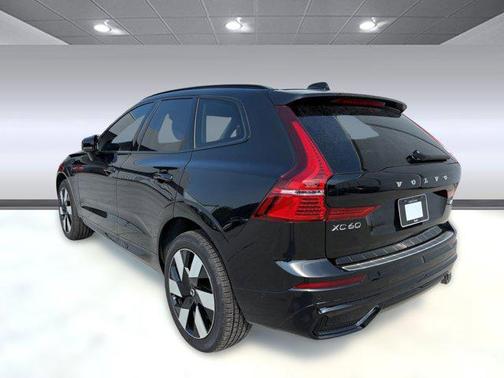 2025 Volvo XC60 Plug-In Hybrid T8 Plus