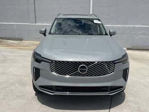 2025 Volvo XC90 B6 Ultra