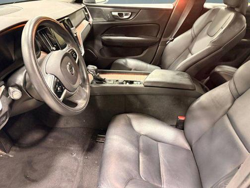 2019 Volvo S60 T5 Momentum