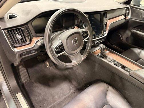 2019 Volvo S60 T5 Momentum