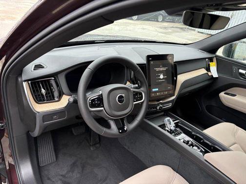 2026 Volvo XC60 B5 Plus