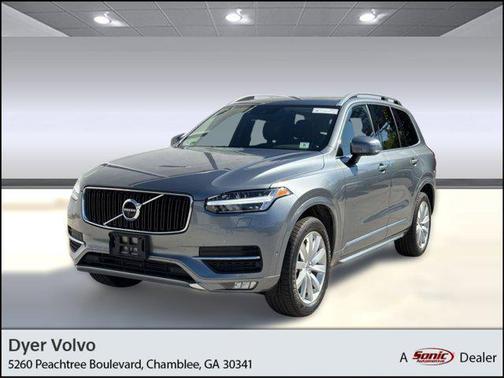 2016 Volvo XC90 T6 Momentum