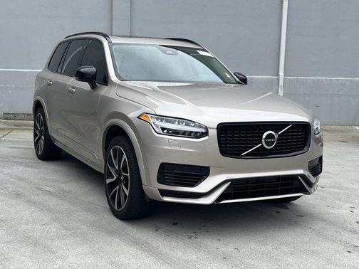 2023 Volvo XC90 Recharge Plug-In Hybrid T8 Ultimate Dark Theme 7-Seater