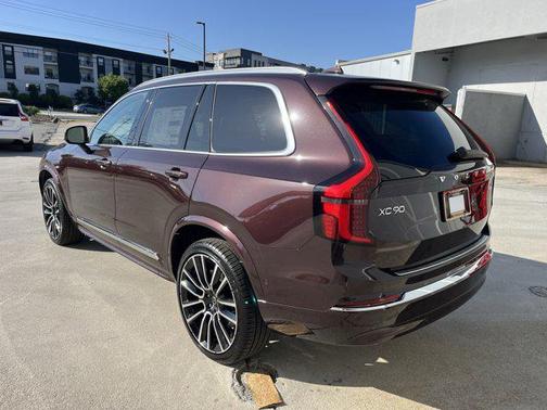 2025 Volvo XC90 B6 Plus 6-Seater