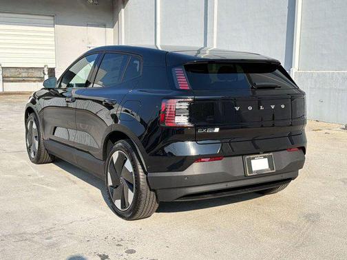 Onyx Black Metallic 2026 Volvo EX30 Ultra Twin Motor Performance, Fully electric