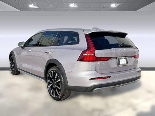 2026 Volvo V60 Cross Country B5 Ultra