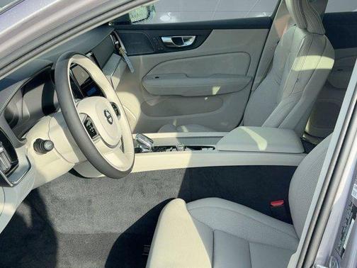 2026 Volvo V60 Cross Country B5 Ultra