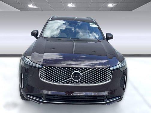 2025 Volvo XC90 B5 Core