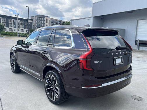 2025 Volvo XC90 B5 Core
