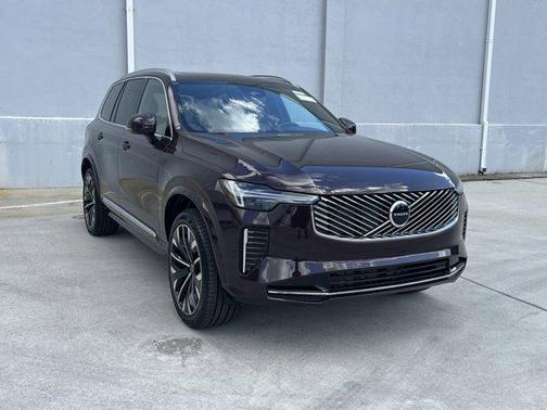 2025 Volvo XC90 B5 Core