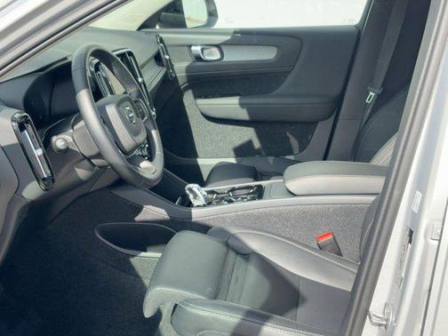 2025 Volvo XC40 Plus Dark Theme