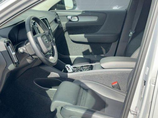 2025 Volvo XC40 Plus Dark Theme