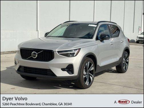 2025 Volvo XC40 Plus Dark Theme