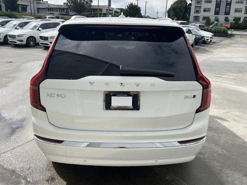 2025 Volvo XC90 B6 Core