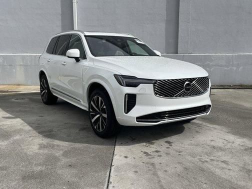 2025 Volvo XC90 B6 Core
