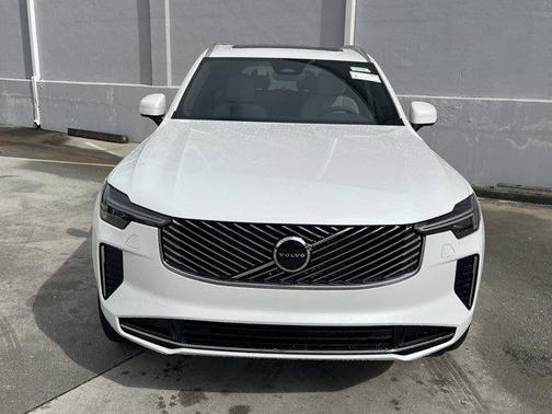2025 Volvo XC90 B6 Core