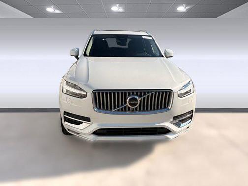 2024 Volvo XC90 B6 Plus Bright Theme 7-Seater