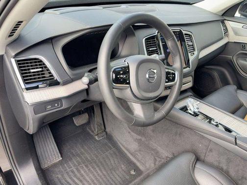 2024 Volvo XC90 Recharge Plug-In Hybrid T8 Ultimate Bright Theme 7-Seater