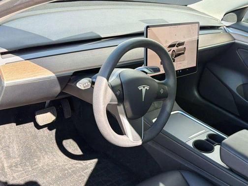 Pearl White Multi-Coat 2023 Tesla Model 3 Standard Range