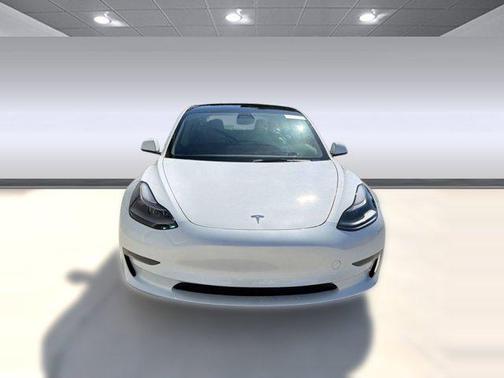 Pearl White Multi-Coat 2023 Tesla Model 3 Standard Range
