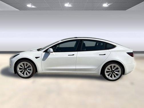 Pearl White Multi-Coat 2023 Tesla Model 3 Standard Range