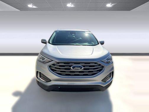 Iconic Silver Metallic 2021 Ford Edge SEL