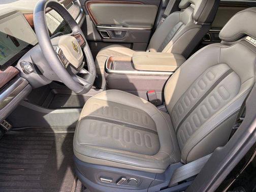 2023 Rivian R1S Adventure