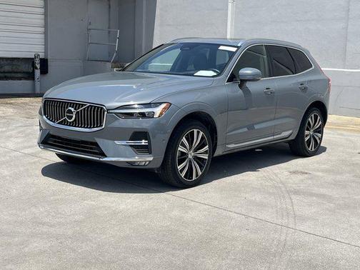 2022 Volvo XC60 B6 Inscription