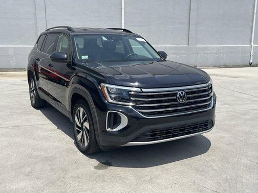 2024 Volkswagen Atlas 2.0T SE w/Technology 4MOTION