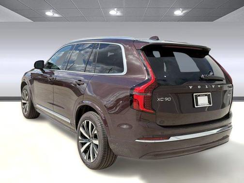 2025 Volvo XC90 B6 Core