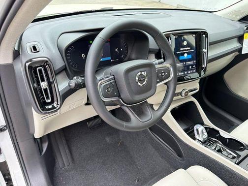 Crystal White 2026 Volvo XC40 Plus, B5 AWD Gas (mild hybrid), Dark