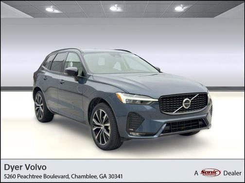 2023 Volvo XC60 B5 Plus Dark Theme
