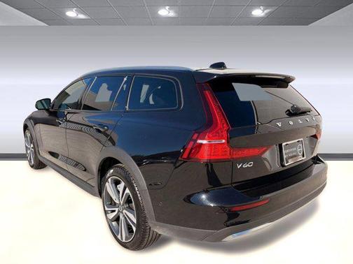 Onyx Black Metallic 2025 Volvo V60 Cross Country Plus, B5 AWD Gas (mild hybrid)