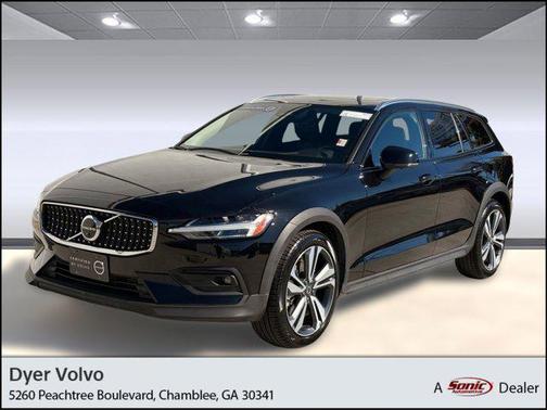Onyx Black Metallic 2025 Volvo V60 Cross Country Plus, B5 AWD Gas (mild hybrid)