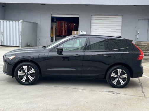 2025 Volvo XC60 Plug-In Hybrid T8 Core