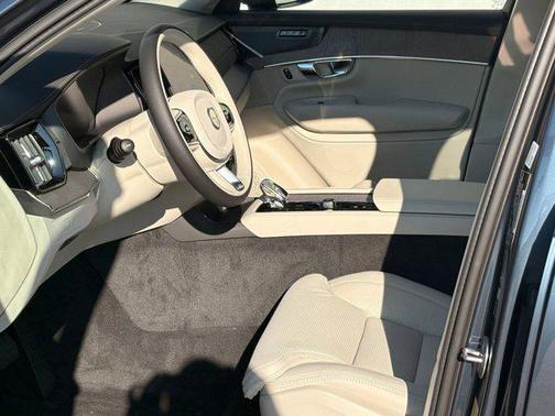 2026 Volvo XC90 B6 Ultra 7-Seater