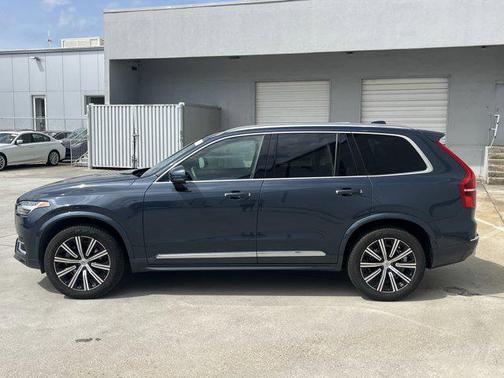 2022 Volvo XC90 T6 Inscription